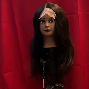 100% Human Brazilian 18in Straight Wig. (New)